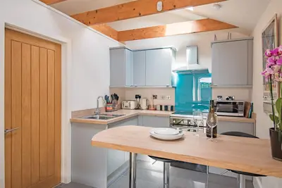 The Roost -  a country lodge by  Bloom Stays that sleeps 2 guests in 1 bedroom
