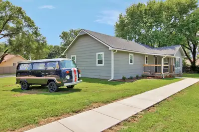 Image de Updated 4 Bedroom Home w/ Patio Near Golf Course!