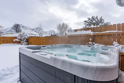 Image de Big Home w/ Netflix, Hot Tub Near Town, Ski Resort