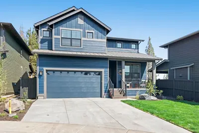 Image de Five-Bedroom Stunner on Bend's Westside (Brand New)