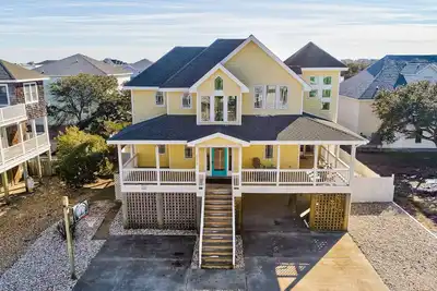 Image de Three-Story Beach Getaway w/ a Private Hot Tub, Free WiFi, Rec Room, & Yard