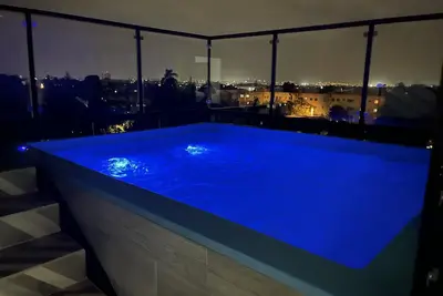 Image de Penthouse with a private jacuzzi