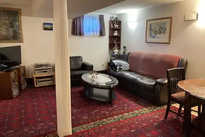 Image de Entire Cozy basement