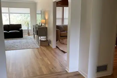 Image de Cozy Home Across From Holt Arena and Isu Campus!