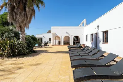 Image de Maison de luxe \"Casa Solariega\" avec piscine partagée, jardin, terrasse, climatisation et WiFi