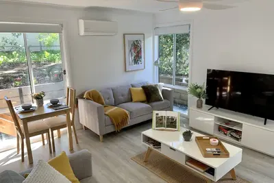 Image de Tranquil Garden Retreat in Adelaide - Julie’s Place