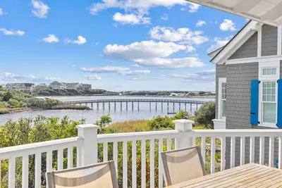 Image de Book for Summer Vacation! Lake Views! Golf Cart! Watersound Bridges! 4 Adult Bikes!