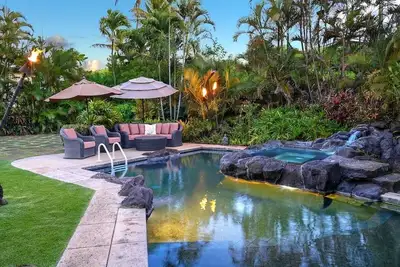 Image de Hale Keoniloa: Tropical Charm + Pool in Poipu
