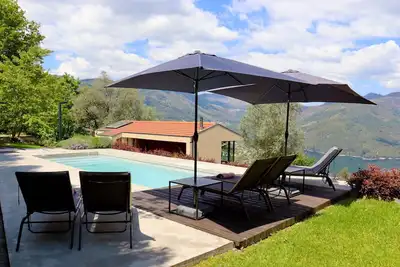 Image de Maison de Luxe Privée avec Piscine