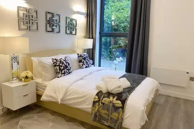 Image de Newpointe Stunning 1-bedroom Serviced Apartment