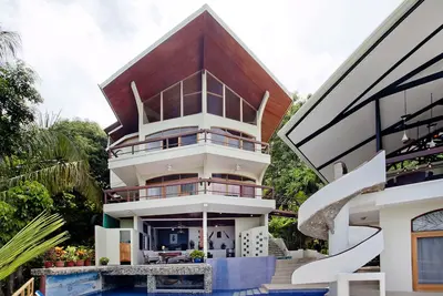 Image de Large Ocean Views with Outdoor Living/Kitchen area, Huge pool w/Slide