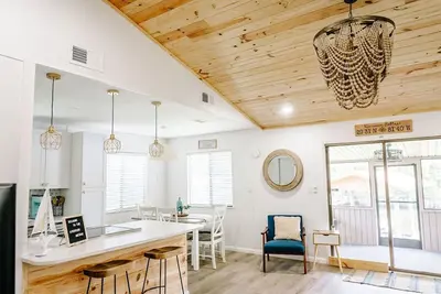 Image de Riverfront Cottage Retreat with 2 Docks + Scenic Views on the St. John’s River!