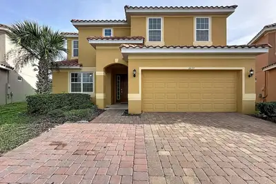 Image de Veranda Home, 8br, 6 en-suites, Lake View, Pool/Spa, Free Resort Amenities!