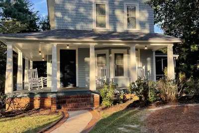 Image de Newly remodeled Downtown Southern Pines Cottage! Walking distance-Must See!