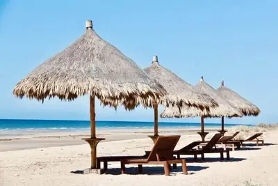 Image de Tranquil Beachfront Resort With Edgeless Pools, Heated Spas, Sauna