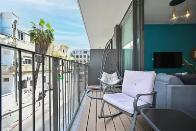 Colorful 2br next to Gazoz Beach by HolyGuest