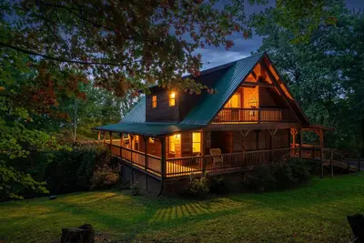 Image de Beautiful Views of the Smoky Mountains! Hot Tub-Game Room-3 King Beds-Sleeps 11