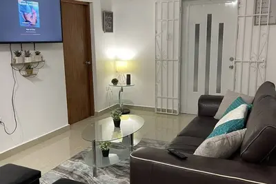 Close to Everything-Airport, Beaches and Downtown