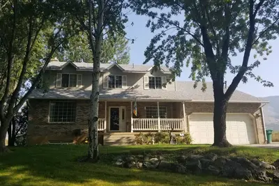 Image de 5 bedroom, 3 bath home for rent.