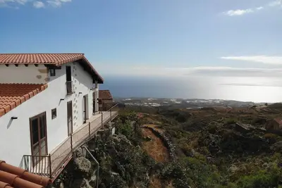 Image de Canarian style house with sea views and terrace