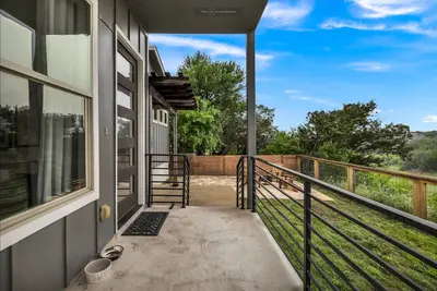 Image de Whiskey River | Willie Nillie Retreat