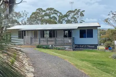 Image de Amazing sea and hills views.