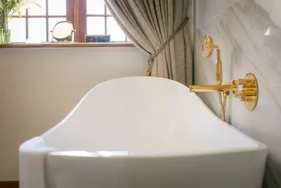 Image de 5 Bedroom, 5 star, 18th century, exclusive use guest house