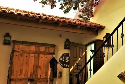 A lovely 2 bedroom, 2 bath home in the Founders, centrally located Bikes available for guest