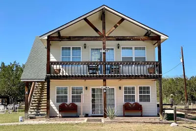 Image de The East House, 2-Level, 3br/2ba, Sleeps 8, Balcony, Porch