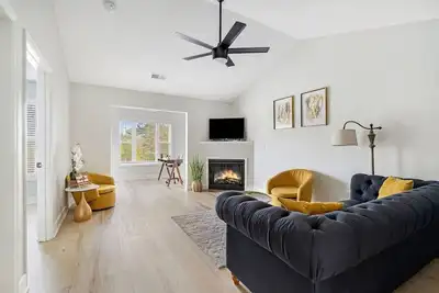 Image de Clubhaven- Luxury 2 Bedroom w/ office Near Rdu & Rtp