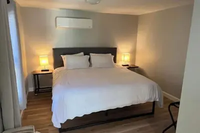 Image de Ride to the trails from this cozy Berlin home