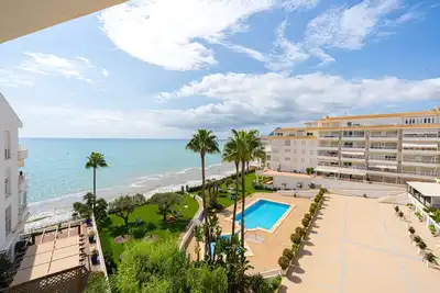 Image de Luxury apartment directly on the sea