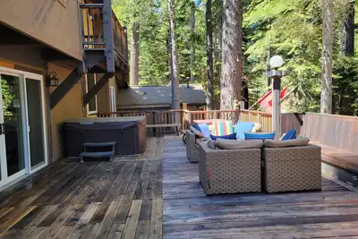 Image de Large Updated Chamberlands Cabin