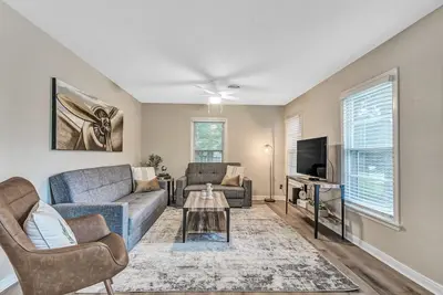 Image de Charming 2/1 Cottage-Style House Near Texas A&M, Recently Updated