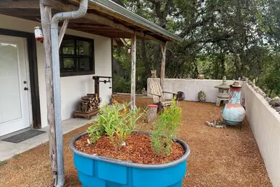 Image de Quiet Studio located on 110 acre ranch with walking trails