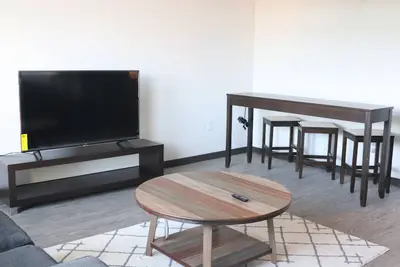 Lovely 1 Bedroom with parking!