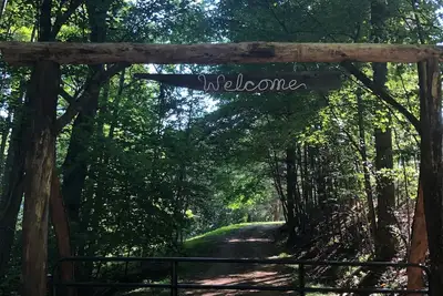 Image de \"No wifi no problem\" 1910 Renovated Bunkhouse