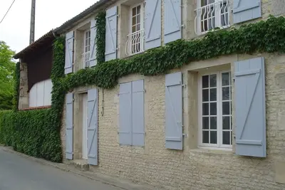 Image de Les Hôtes du Paradis, Gîte 15 personnes maximum.