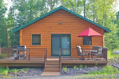 Image de Corny's Hidden Gem: Luxe Cabin on the South Shore