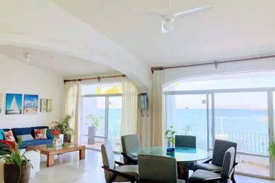 Image de Penthouse apartment, 2 floors, ocean front.