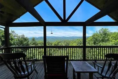 Image de The Overlook---Amazing mountain views from private cabin retreat!