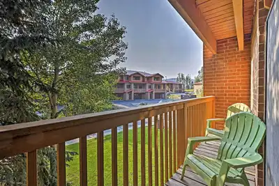 Image de < 2 Mi to Frisco Adventure Park: Cozy Townhome!