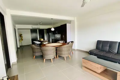 Image de Brand new. Lovely 3 bedroom condo with pool Walking distance to the beach