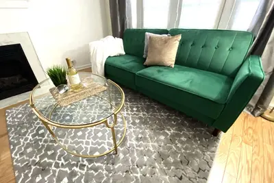 Image de Heart❤️of Shaker Sq. + Private Patio✨