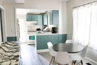 Image de Spacious House with Parking & Ideal for Long Stays