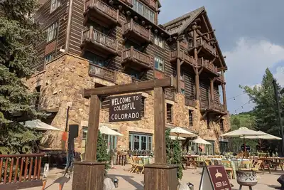 Image de Indulgez dans la vie de suite au luxueux Ritz-Carlton Bachelor Gulch!