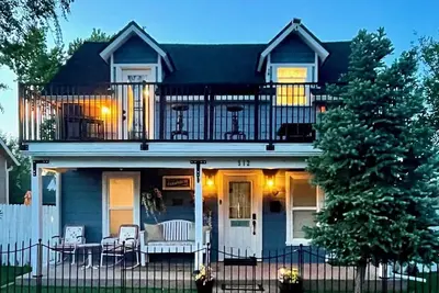 Image de Family Friendly Farmhouse -3 Beds- Walk Downtown & to Whiskey Row.