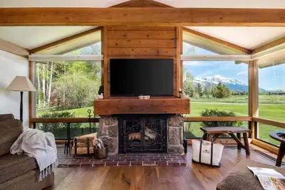 Image de Outpost: Golf Creek 35 - Teton Views!