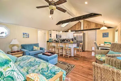 Image de Lakeside Kent Home w/ Pier + Boat Ramp Access
