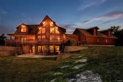 Image de Angela Custom Log House<br>on 7 acres. <br>Pets Not Allowed. <br>No Smoking.